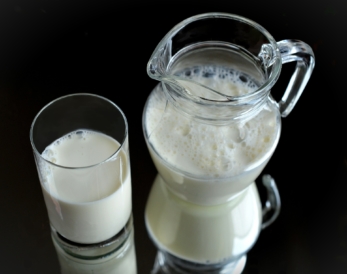 Quando scade il latte? Come mai? Cosa succede al latte ...