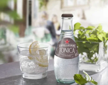 Arriva la nuova tonica Sanpellegrino all'essenza di legno di rovere 1 Arriva la nuova tonica Sanpellegrino all'essenza di legno di rovere
