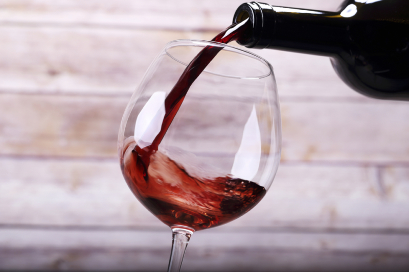 Con lo Yogawine, corpo e spirito all'assaggio del vino