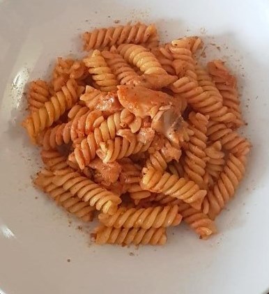 Fusilli con Pronto Pasta Agroittica Clarabella, passata di pomodoro e bottarga di luccio 2