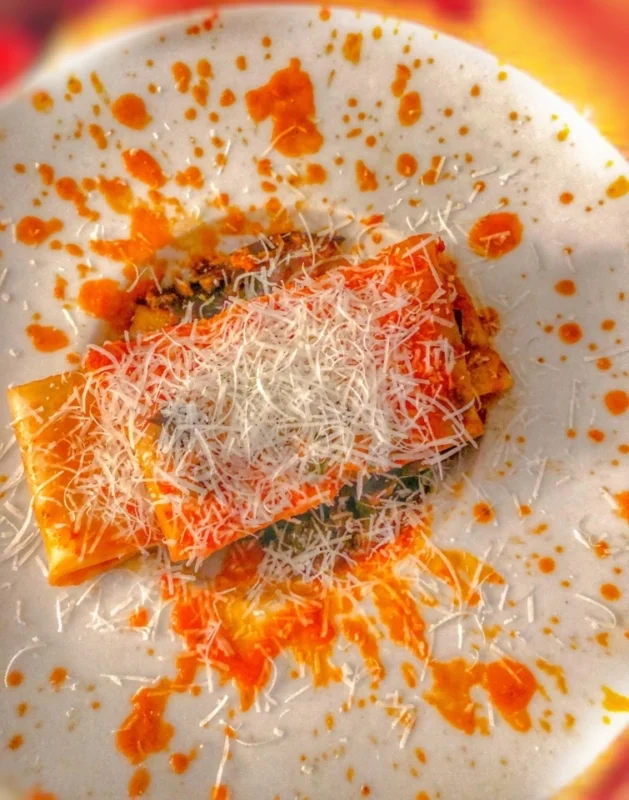 Paccheri con melanzane e salsa di pomodori cuori di bue e basilico 2 Paccheri con melanzane e salsa di pomodori cuori di bue e basilico 1