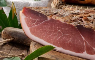 Salumi DOP e IGP, un tagliere ricco di gusto e tradizione 10 speck salume igp Alto Adige