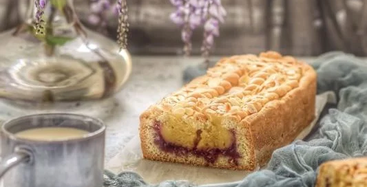 Plumcake di frolla all'olio con crema frangipane e confettura di visciole 1 Plumcake di frolla all'olio con crema frangipane e confettura di visciole