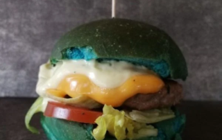 Fashion street food: quando il cibo di strada incontra il colore 6 Hamburger Colorati colore