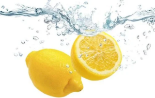 Acqua e limone: falsi miti, benefici e uno speciale preparato naturale 5 Acqua e limone: falsi miti, benefici e uno speciale preparato naturale