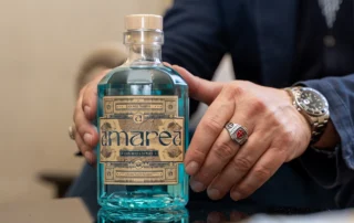 Debutta Amarea, il liquore di acqua di mare che riporta il blu (naturale) nella miscelazione 3 Debutta Amarea, il liquore di acqua di mare che riporta il blu (naturale) nella miscelazione