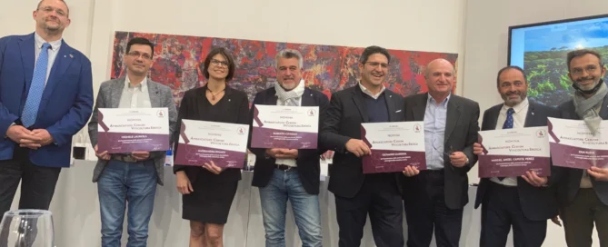 A Vinitaly debuttano gli Ambasciatori della Viticoltura eroica 1 A Vinitaly debuttano gli Ambasciatori della Viticoltura eroica