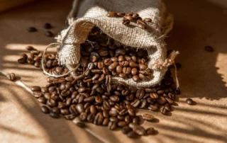 Caffè da Macinare: tutti i vantaggi e come si ottiene la macinatura perfetta 3 Caffè da Macinare: tutti i vantaggi e come si ottiene la macinatura perfetta