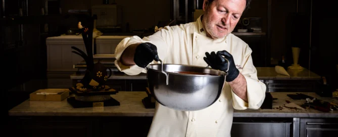 Slitti lancia la nuova linea di cioccolato premium “Fino de Aroma” 6 Slitti, la rinomata cioccolateria toscana lancia la nuova linea di cioccolato premium “Fino de Aroma”