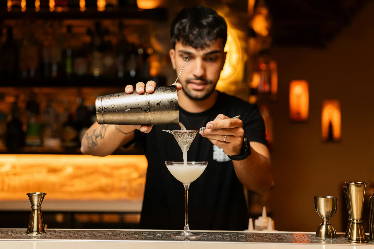 L'evoluzione della mixology: strumenti, precisione e gestione del bancone