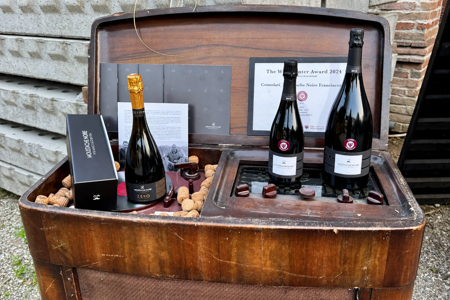 Moustache Noire, un weekend tra degustazioni e bollicine in Franciacorta Moustache Noire, un weekend tra degustazioni e bollicine in Franciacorta
